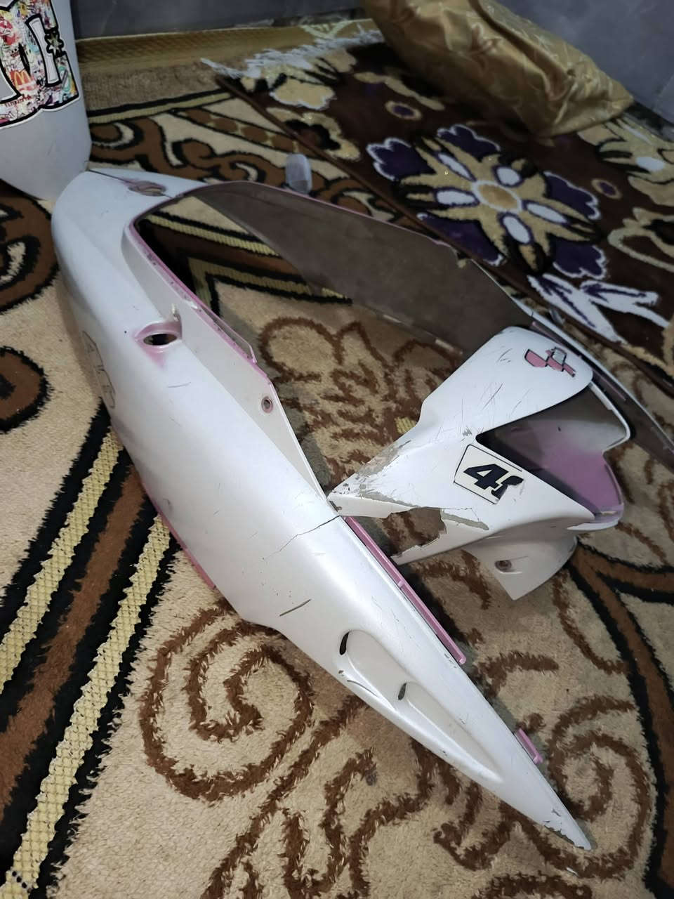 اسلام عليكم كفر اربعه اصلي مال حاويه بي بس الكصه امعمره الباقي ما امعمر ابد اسعر 100 ابي مجال بصيط حك اجيه *********** ما متواجد خاص
