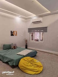 المعقل التصنيع • ٣٠٠م • ٤غرف