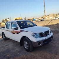 نيفارا موديل ٢٠١٢ رقم بغداد دولي بأسمي بيها صبغ بنهايه البدي والجاملغ ...