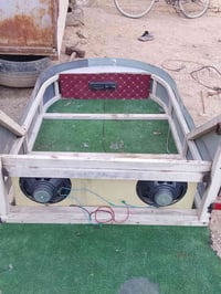محجل وقمريه بيها مسجل وسماعات مال افانتي شغاله للبيع سعر75 رقمي 075030...