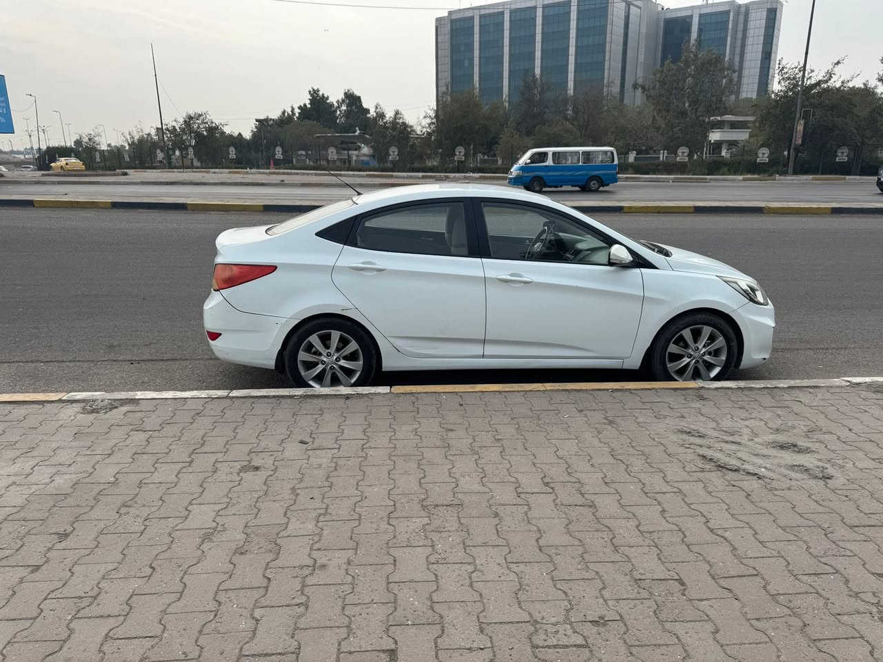 سلام عليكم 

هونداي اكسنت 2014 

وارد خليجي 

السياره رقم اربيل الدولي بااسمي تحول مباشر او وكاله 

ماشيه 128 الف كيلو 

السعر 106 ورقه 

مكفولة عده شخط بسيط بالباب خلف السايق مامصلح 

للتفاصيل اكثر الاتصال 
+964 771 661 6357

غير متواجد على الفيس


**إذا كنت صاحب هذا الإعلان وتريد حذفه لأي سبب، رجاءا أرسل رسالة إلى الدعم الفني**