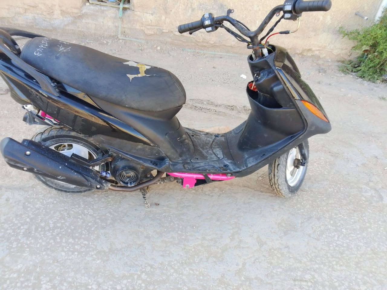 سلام عليكم شباب ماكس للبيع مال لعب وحلوه دراجه 
بلاديه كل نقص مابيه 
سعر 450وبيه مجال 
وي ستفسار هاذه رقمي ***********
