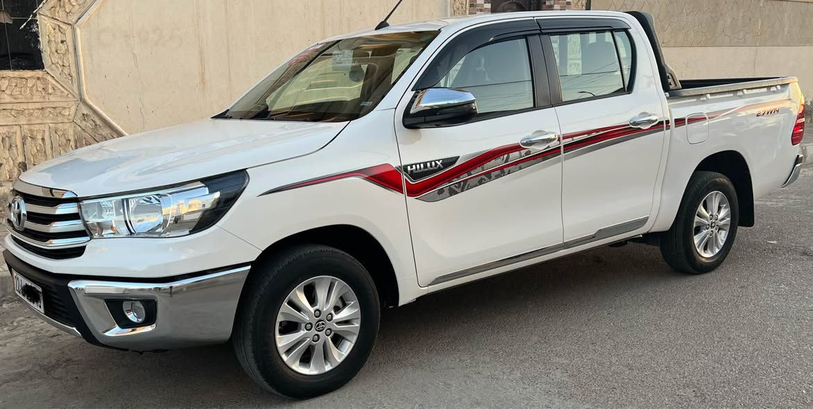 السلام عليكم 
تويوتا هايلوكس 2025 ناصي 
رقم اربيل تحويل مباشر 
مواصفات ساز 
كير اوتماتيك 
حساس اطارات 
كاميره خلفيه اوحساسات عند الرجوع 
تبريد كشنات 
بصمه تشغيل وبصمة أبواب  
السياره مكفوله كفاله عامه من كلشي سونار موجود 
السياره ماشيه 7 الف حقيقي 
السعر 305 بيه مجال بسيط 
مكان السياره الرمادي 
***********
*********** الرمادي, الأنبار
