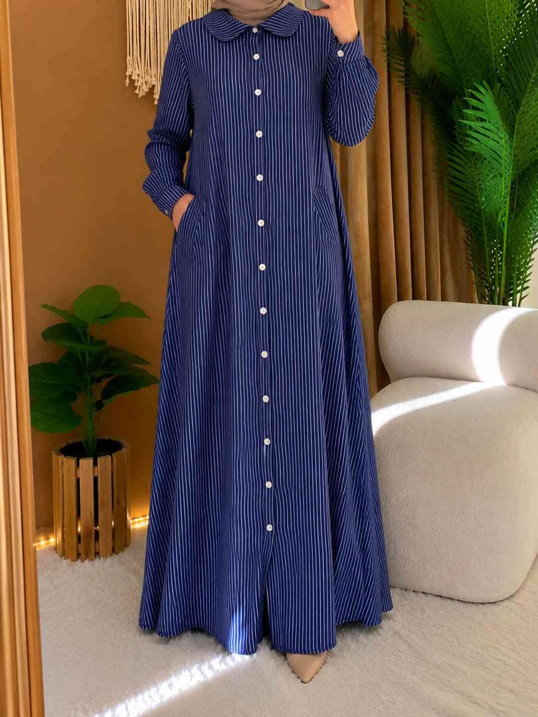 ازياء فاتنة
فستان جينز مقلم  مع الشال هدية 🎁 
موديلات فاتنة… ماتتفوت 
حصراً من ماركة فاتنة 
• مع الشال هدية 🎁 
• طول الفستان 160 سم 
• تفصيله مريحة فصال فخم 
• تنطي مظهز انحف باللبس
• ⁠ ✨
قطعة تبقى وياج سنين وما تبطل موديلها 👌

متوفر حالياً بكمية محدودة
راسلينا خاص واحجزي بسرعة قبل النفاذ 💌

#ازياء_فاتنة⁩⁩
قالب راهي 
___________________________ 
🖊️ االــخـــــــاامــة :- 
جينز صيفي مخطط مقلم :- مـטּ الجينز الممتاز المستورد قماش انسيابي وليس جاف ملمس ناعم جداً وصيفي مايحتاج كوي بس شي بسيط 
❥❥ ─── ❥❥❥❥ ─── ❥❥
 
القياسات القياسات 1/2/3/4 

🌱القياس العادي):- 
تلبس وزن من 70 الى 90 كــــيـلـو ⚖️ 
يعني يلبس قياس . 42. 44. 46. 48

🌱القياس الخاص):- 
تلبس وزن من 90 الى 120 كــــيـلـو ⚖️ 
يعني يلبس قياس . 50. 52. 54. 58 
_______________________ 
ســــعـــر  الفستان بـــ 65 الفــــﮯ 
مع الشال هدية 🎁 
_______________________ 
للحجز والاستفسار المراسلة ؏ــلى الواتساب :- ***********
***********
