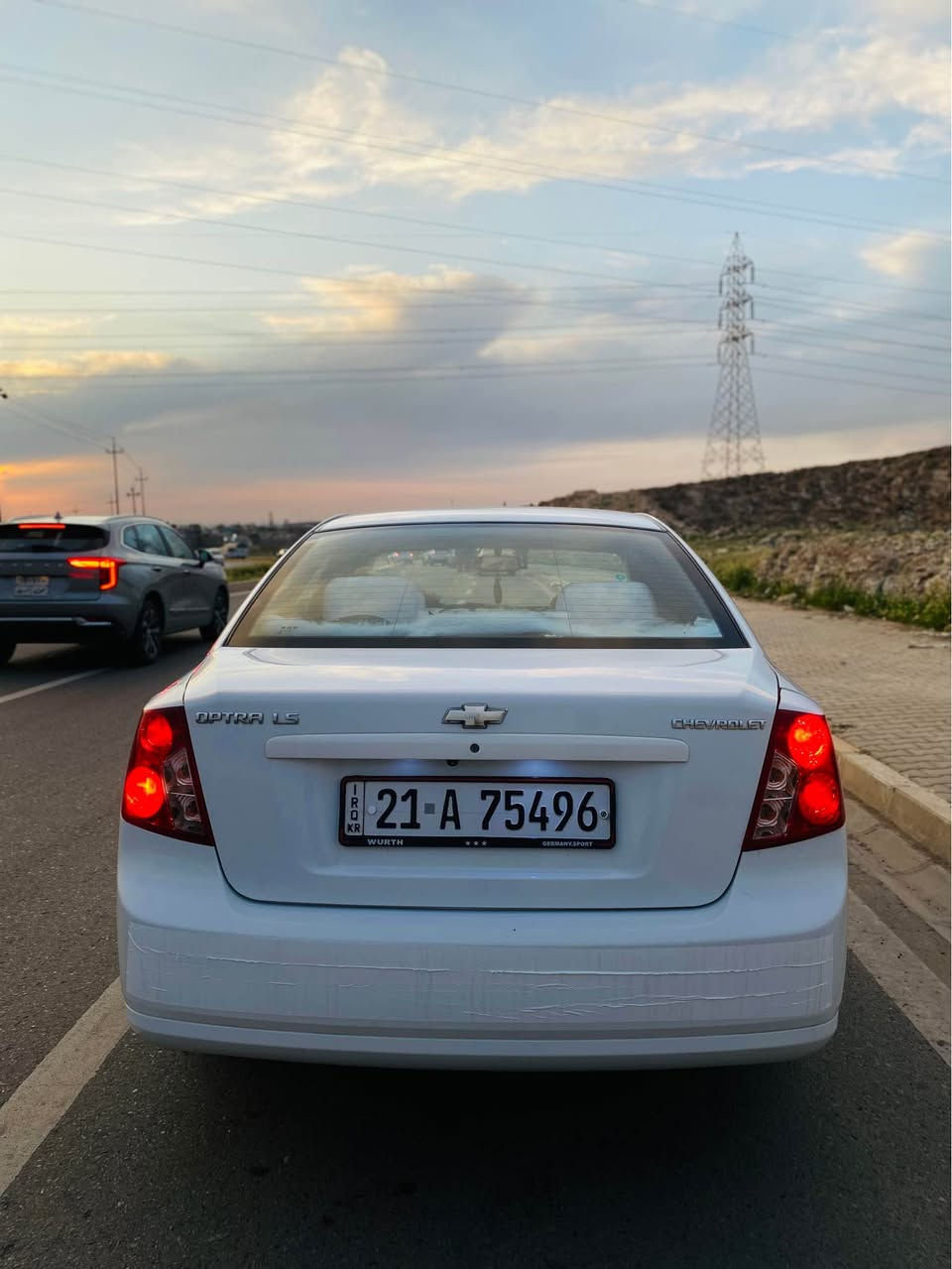 اوپترا. 
موديل 2010
سنه وي جيد. 
سنه وي تازيه 
رقم سليماني 
دفتر بانزيي هيه 
به ناوي خومه. شه رت تحويل 
دعمي. داخلي نيه 
پيشو بشت. كبس 
دوو پله بوياغي. بچوكي. هيه
گير عادي. 
بي تقه و رقه 
مالي دوسته.  شوين كركوك 
رقم. ***********
واتسابي له سه ره ☝️ Singapore
