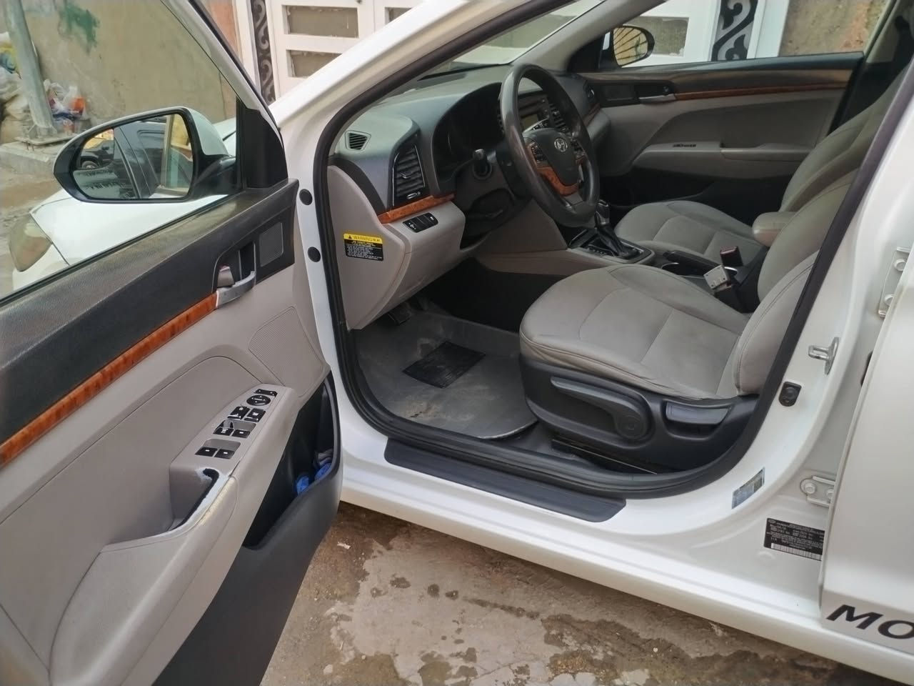 السلام عليكم النترا أمريكي ٢٠١٧ بدون شاصي ودواخل وايربك حادثه قبق جنطه مبدل بيه اربع قطع صبغ مكاني الشعله رقمي *********** سعره ١٠٥ بيه مجال للطيبين
