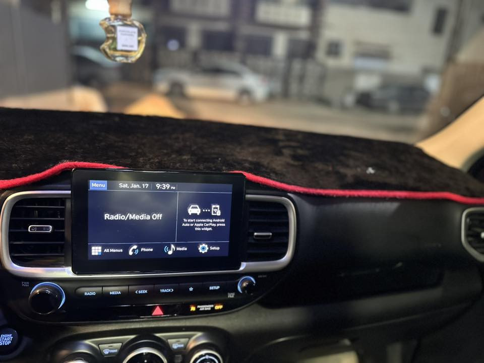 لسلام عليكم
‏2024 HYUNDAI VENUE
رقم بغداد مميز 
مواصفات فول
بصمه ابواب
فتحه
بصمة تشغيل + تشغيل عن بعد 
اشاير جانبيه 
تحكم ستيرن جهتين
مثبت سرعه
تحديد مسار
قياده ذاتيه
شاشه كبيره اندرويد اوتو + كاربلي
منافذ شحن يو اس بي + تايب سي
اوامر صوتيه
تبريد شاشه
كشن حضن مخمل 
درايف مود ماوس
ثلاث وضعيات قيادة 
 عدادات شاشه دجتل
كامره خلفيه دواره
تحذير تصادم
رادار امامي
رادار خلفي
رادار جانبي 
توقف ذاتي امامي + خلفي
نقطه عمياء بالمري
تراكشن مانع انزلاق
ويل كب حجم 17
شاشه اعطال
حساس تايرات
بريك 4 دسك
داخل  اسود 
عدسات ديناميكيه
السياره ماشيه 18 الف ميل  
محرك 1600 دبل نوزل اقتصاديه كلش
( وباقي المواصفات بالشاشه )
السياره جديدة بمعنى الكلمة
ايرباك إستيرين فقط
حادثها دعامية امامية وجاملغ ايسر أصليات مبدلات نفس اللون بدون قطرة صبغ 
السعر 158 وبيها مجال

للاتصال ***********
السيديه
