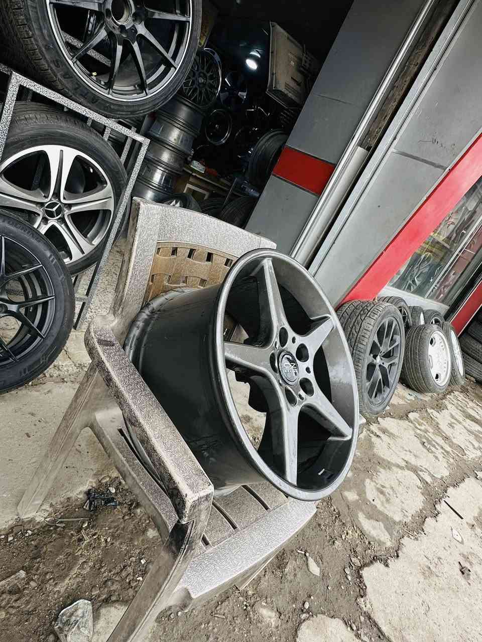 السلام عليكم 
تخم ريسنك دينمك اصلي قياس 17 تو سايز تخم مميز جدا وقليل منه بدون ضرر 
400$
تخم m power قياس 16 اصلي 275$ 
بغداد مجمع مشن تقاطع زيوت معرض الصفار يتوفر توصيل 
للاستفسار واتس اب ***********
