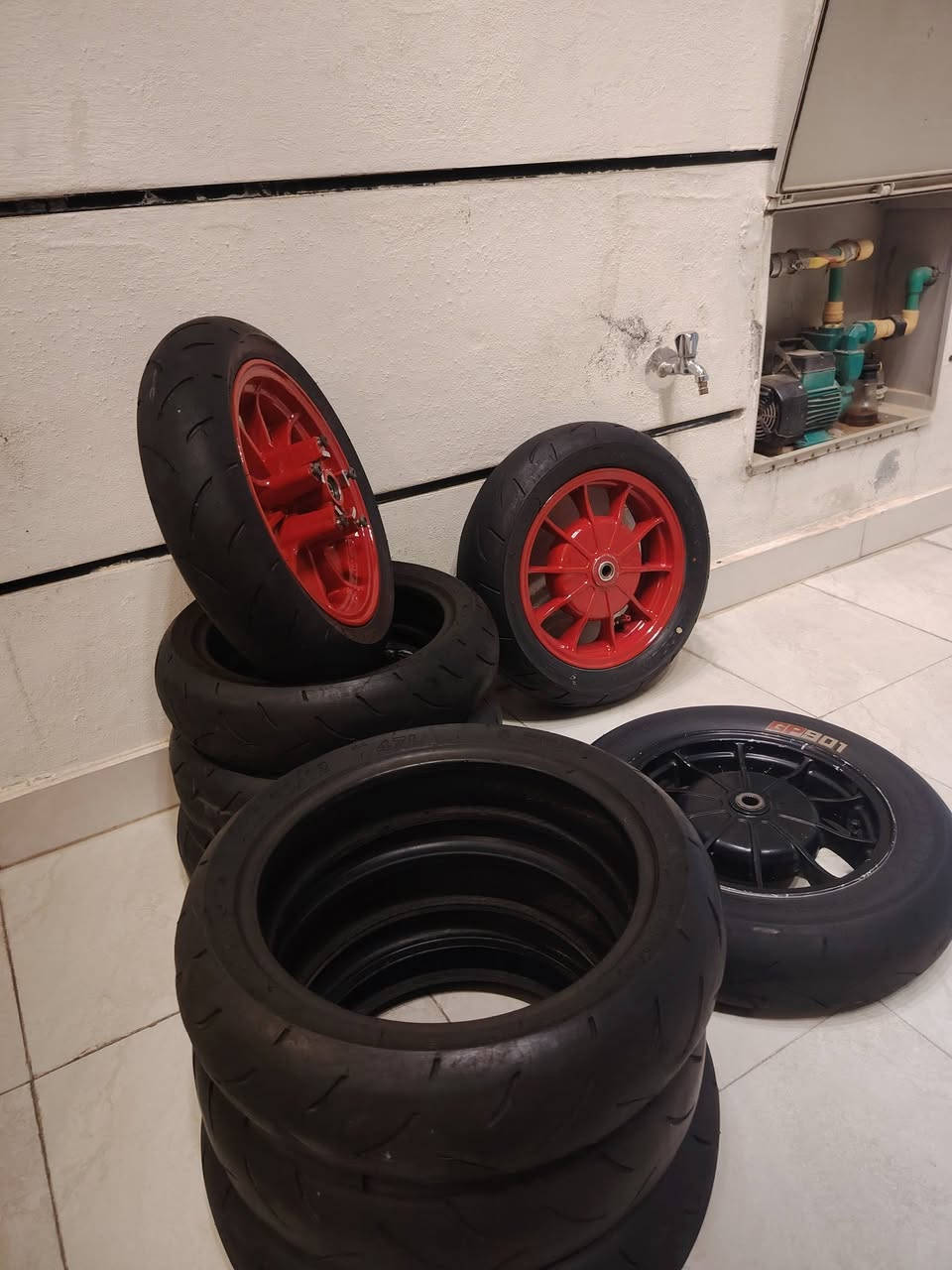 السلام عليكم
ويل كب RBM. احمر. بلادي.
فقط كلير.
تايرات جلاتين. باله ماركة MAXXIS
شراي. يتصل. ***********
يوجد خدمة توصيل كل محافظات
