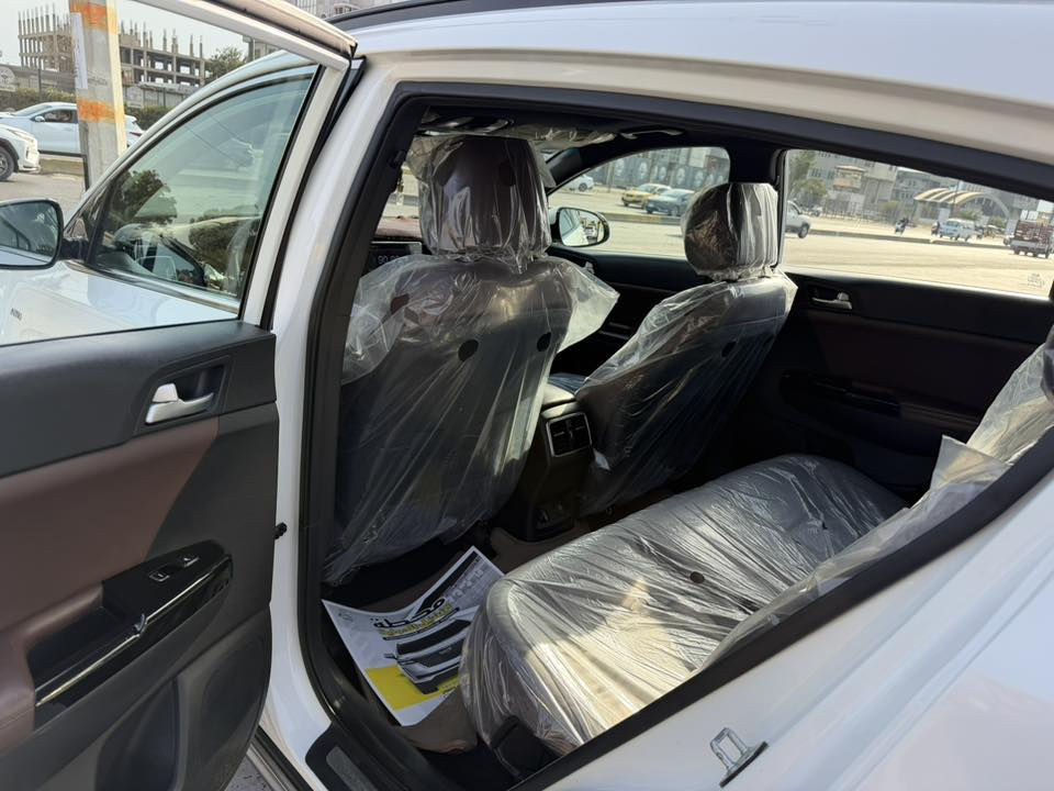 السلام عليكم سبورتج 2018خليجيه
جيتي لاين فول الفول 1/1مواصفات معروفه محرك 2400 السياره بيها طخه خفيفه ب الباب مال الجنطه وطخه بالدعاميه الخلفيه السياره ماشيه 90 الف 
العنوان شارع فلسطين للاستفسار الاتصال ع هذا الرقم ***********
