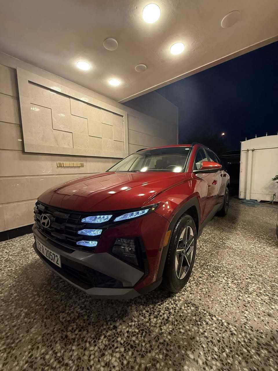 السلام عليكم للبيع توسان 2025 فول مواصفات عدى السلايت مواصفات SEL ماشيه 3 آلاف رقم اربيل الجديد بأسمي تريد تحويل او وكاله بيهة صبغ قطعتين جاملغ امامي وقبغ الجنطه بدون شاصي او لغود بجم كبس سياره گير محرك تبيرد حداديه على وضع الشركه
السعر 208 وبيها مجال بسيط
مكاني بغداد حي الجهاد
للاستفسار ***********
