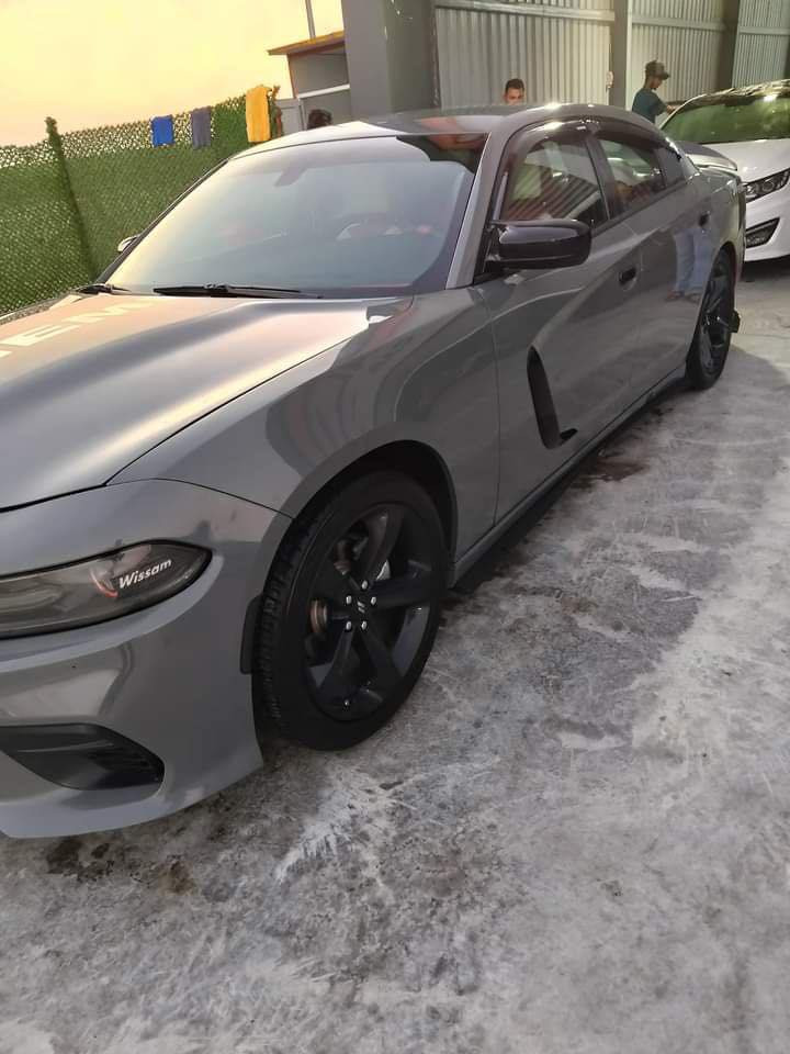 السلام عليكم جارجر موديل 18 امريكي فئة sxt                  بيع او مراوس  (حادثها بنيد فقط وباب اثر شخط بدون اي دواخل داخل )جلد عمل درجة اولى (ماشية 128 الف)  
رقم بغداد دولي جديد ب اسمي 
السعر 195 
للتواصل ***********
الخاص مغلق فقط اتصال
Ahmed A ALghanimi
