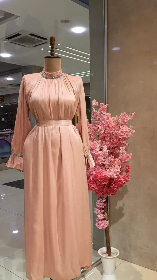 مــــــــــن ⚜️Dantel fashion⚜️

 كوني متألقة بااحدث الاطلات العصرية معنا 🍂

كوالتي عالي جداً خامه تركي درجة اولى💯

التصوير داخل المحل 🎀

قالب ستاندر ✅ 

متوفر قياس 38/40/42/44/46/48/50/52/54

 📍تتوفر خدمة توصيل سريعة بغداد وجميع انحاء العراق 🏎️

📥 للطلب المراسله دايركت 🛍️

او الاتصال عبر الواتس اب ***********
