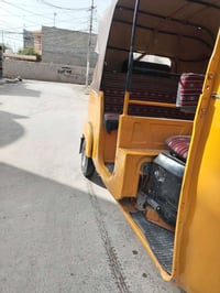 توك توك للبيع رقم سنويه موديل 19 السعر 5800 وبيها مجال 07747790847