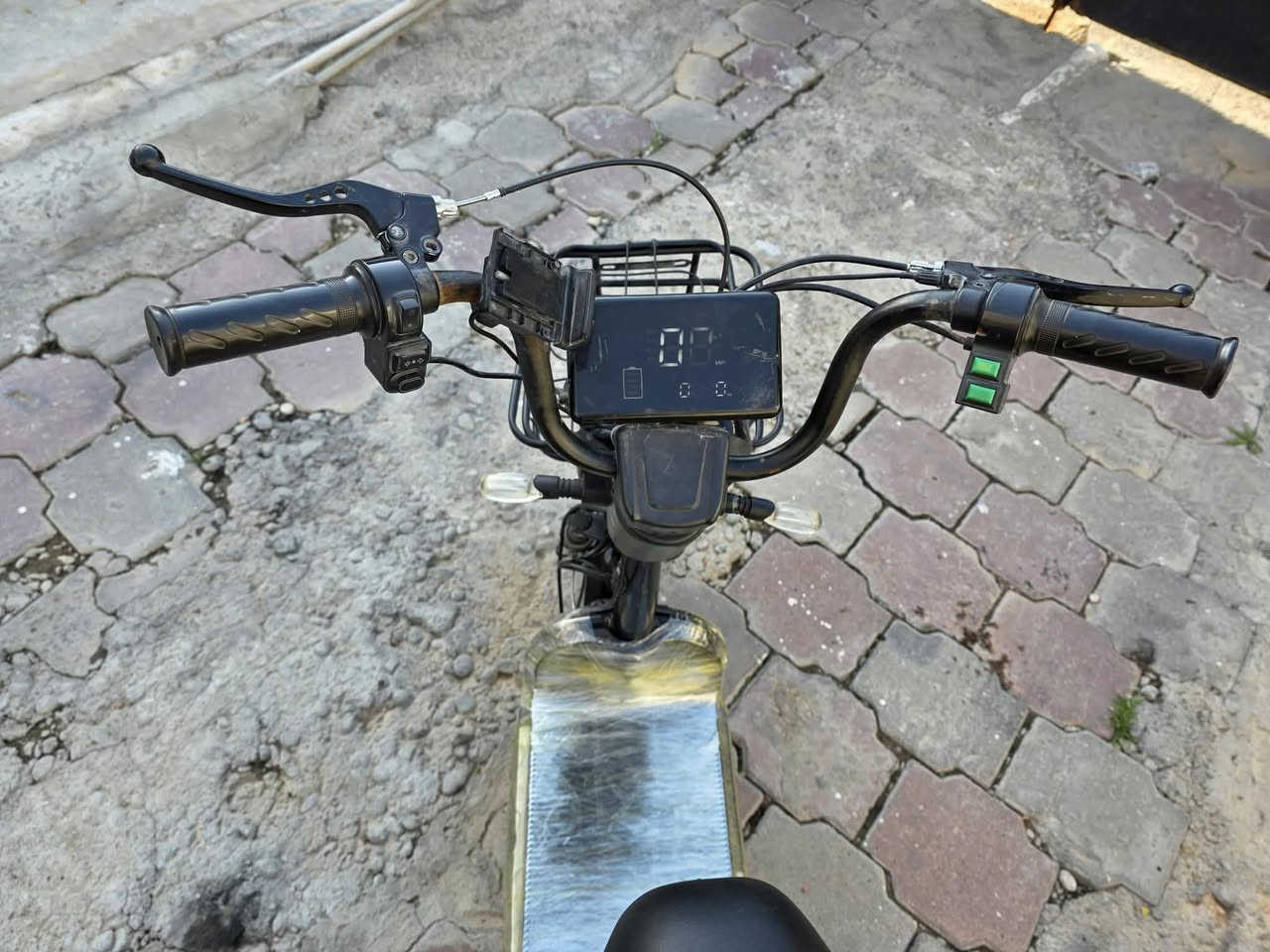 بايسكل شحن البيع 4 بطاريات بلوتوث شغال  اي عيب مابي السعر175 وبي مجال


**إذا كنت صاحب هذا الإعلان وتريد حذفه لأي سبب، رجاءا أرسل رسالة إلى الدعم الفني**