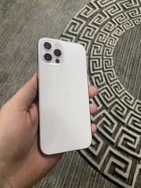 ايفون ١٢برو فقط جهاز نظيف حيل  مبدل فقط بورد من ابل اصلي كدامك  ذاكره ...