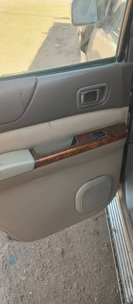 سلام عليكم من رخصه مدير لكروب نيسان سوبر سفاري موديل 98 كاز مصبوغه عام محرك كير اكسلات شغال دفلوك بوصله جام كهرباء كشن  كهرباء فتحه  كير عدي لو كير  شغال مواصفات سوبر سفاري معروفه سعر خاص ***********
