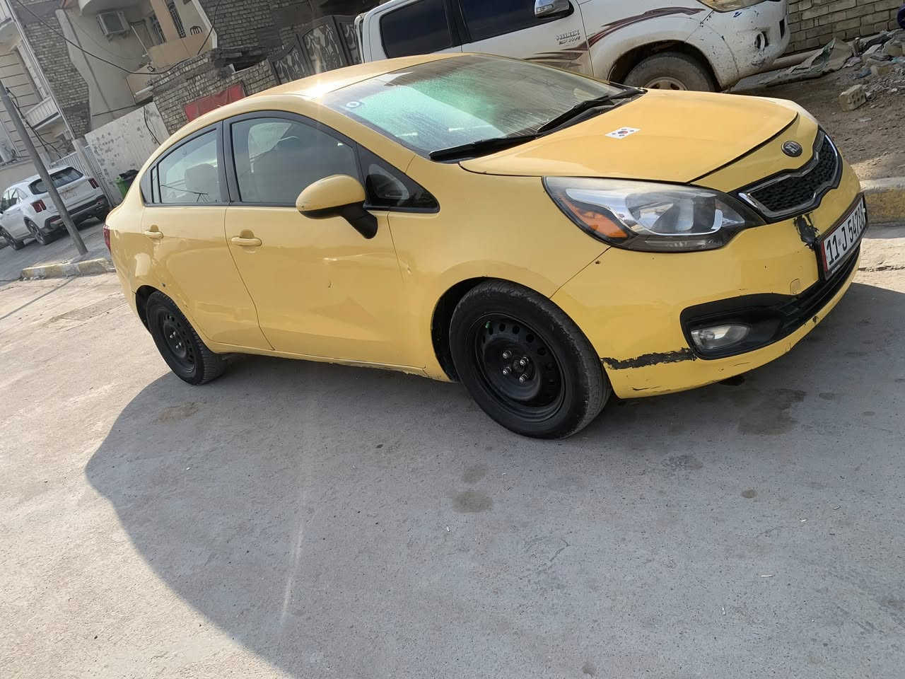 سلام عليكم كيا ريو 2014 وارد امريكي حادثه مثل ماموضح بل سونار الباب الخلفي وشويه من الجاملغ بدون تبديل ودواخل 

كير ومكينه كفاله داخل لونين 

تحكم ستيرن جهتين 

اربعه جام كهربائي 

نضام ايكو + مخارج شحن 

السياره سعرها مناسب لليشتغل بيها عله باب الله 

عارضها (78 $) وبيها مجال حك جيتك 

رقم بغداد الدولي الجديد هيئه وغرامات مصفره 

مكاني بغداد البلديات للاستفسار 📞

هـ/***********
