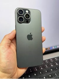 آيفون ١٥ برو ماكس • ٢٥٦ • بطارية ٨٧٪