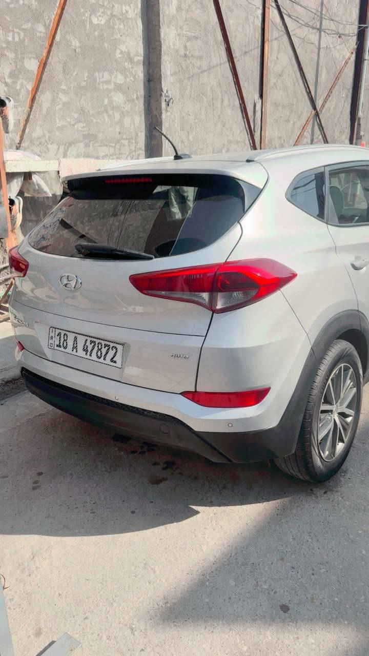 توسان امريكي 2016 رقم انكليزي بابل ماشية 144 مبدل قطعتين بنيد وجاملغ
السعر 133$ وبيها مجال بسيط 
للتواصل على رقم 
***********
