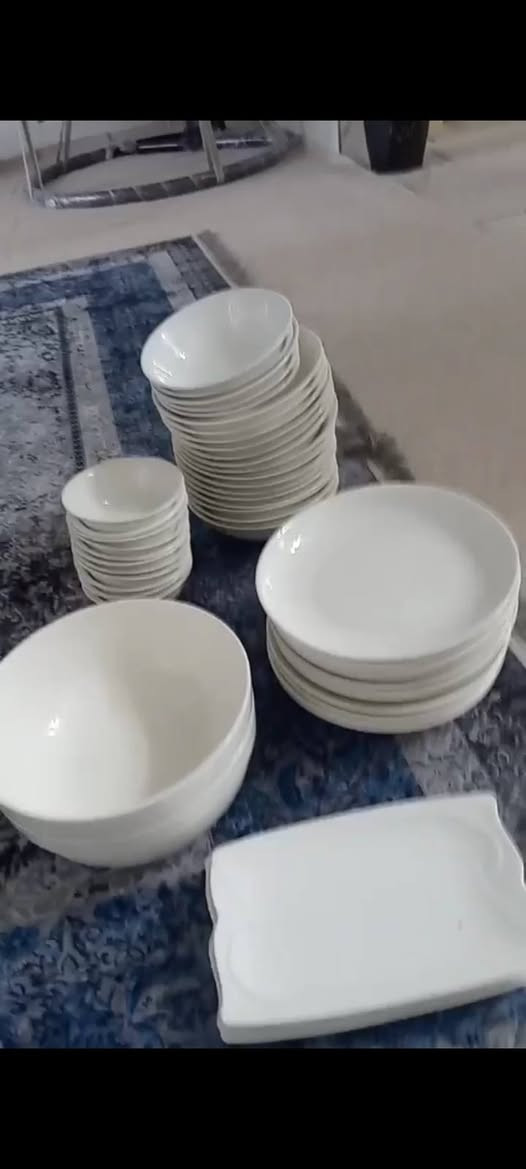 هه موو بو فروشتن
مه كينه ريش تاشين .باي 15هه زار
12فنجان   ژيره كه ش 12 دانا .
باي 10هه زار
قاپاكانيش هه موو باي 25هه زاره 
46پارچه   
نرخه كان هه موو قفله .  كي ويست داوا مه سج بكات ناونيشان بو ده نيرم بابيت ببات


**إذا كنت صاحب هذا الإعلان وتريد حذفه لأي سبب، رجاءا أرسل رسالة إلى الدعم الفني**