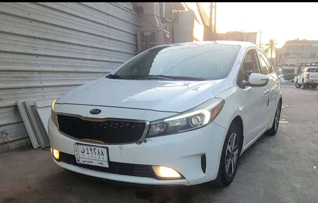 سلام عليكم. كيا فورتي  موديل 2017فئه EX   وارد أمريكي حادثه موضح بصور
محرك GDi 2000
بصمه تحكمات ستيرن
كشنات تدفئه،
3وضيعات قياده
مري شفط  ترحيب صندوق

تبريد قطعتين
السعر 115 بيه مجال
اتصال ***********
