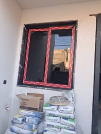 للاستفسار وصناعة كافة اعمال اللامنيوم والمطابخ هادا رقمي 07862050641