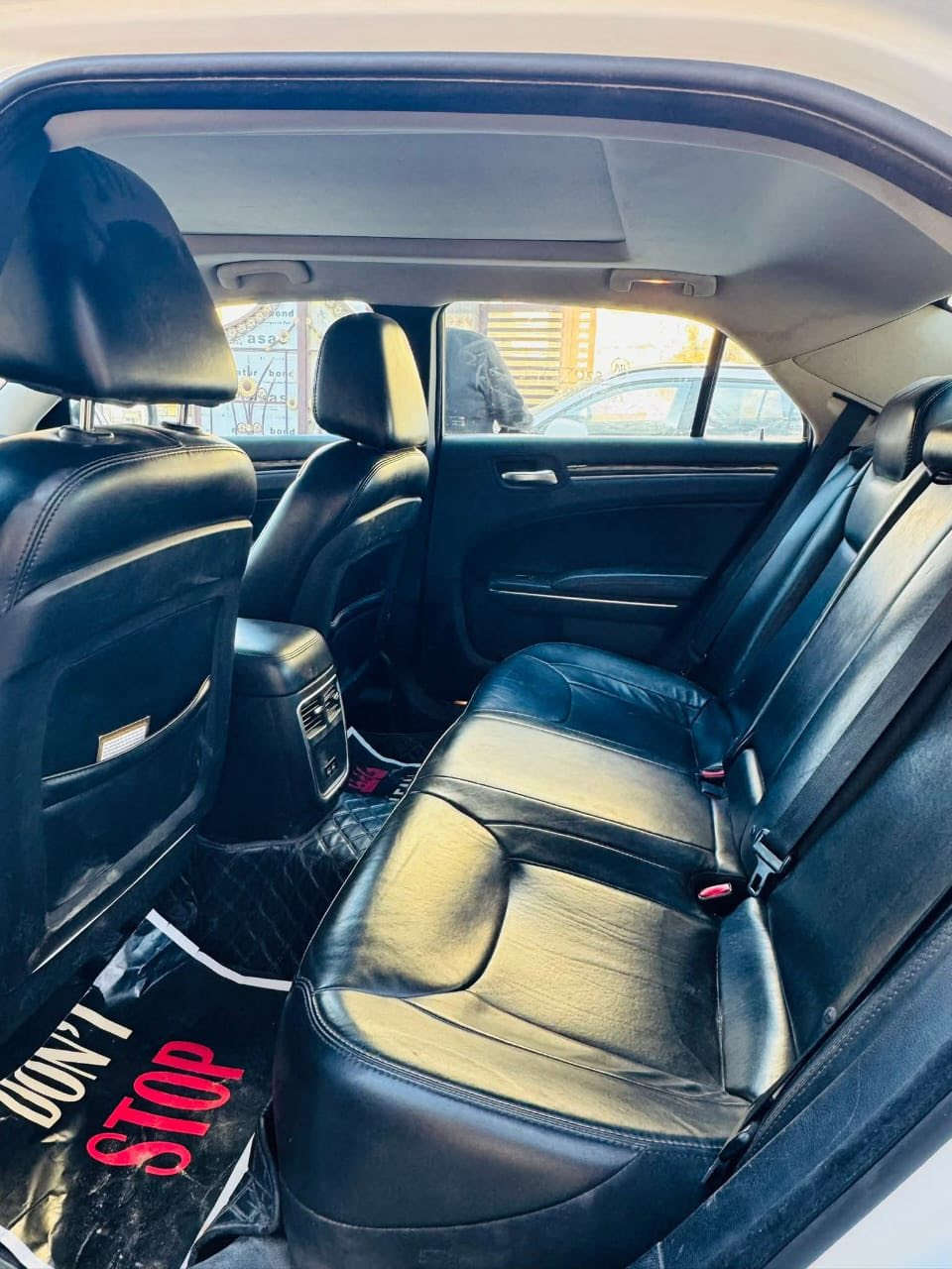 السلام عليكم
اوباما 2016 رقم سليمانية بأسمي

المواصفات

محرك ستة 3600

كشنات جلد اسود تدفئة

بانوراما 

تبريد قطعتين

تو ويل

شاشة كبيرة 

تشغيل عن بعد

السيارة كلين داخلة بالعراق بيهة چاملغ خلفي السونار مرفق مع الصور

السيارة خير من الله مابيهة مصرف 

السعر 238 وبيهة مجال السيارة سنوية باسمي تحويل مباشر 

*********** سيد وسام
