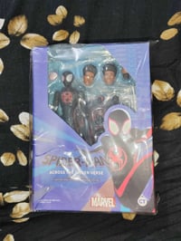 سبايدر مان • ٤ قطع