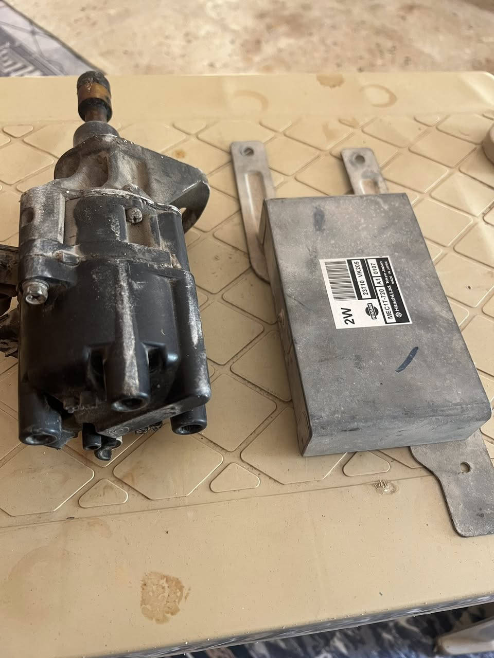 للبيع مال نيسان زاد دشبول زاد طبلون زاد لايتات جدد اصلي شرط زاد دعاميه خلفيه اصلي رقم تليفون ***********
