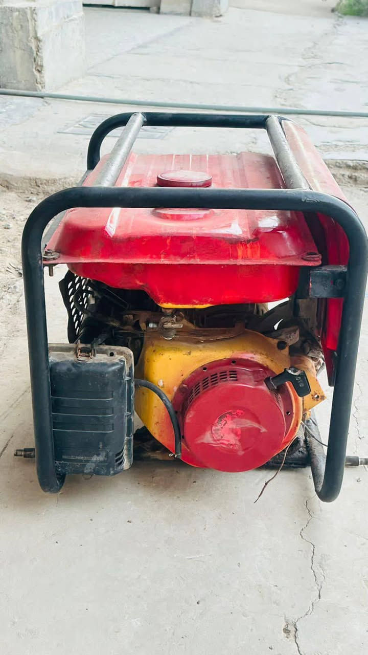 اسلام عليكم مولدة للبيع ما ناقصها برغي شرط الغل وتوليد قوي المكان دوانية مركز الستفسار مراسلتي الرقم واتساب او الاتصال ***********
