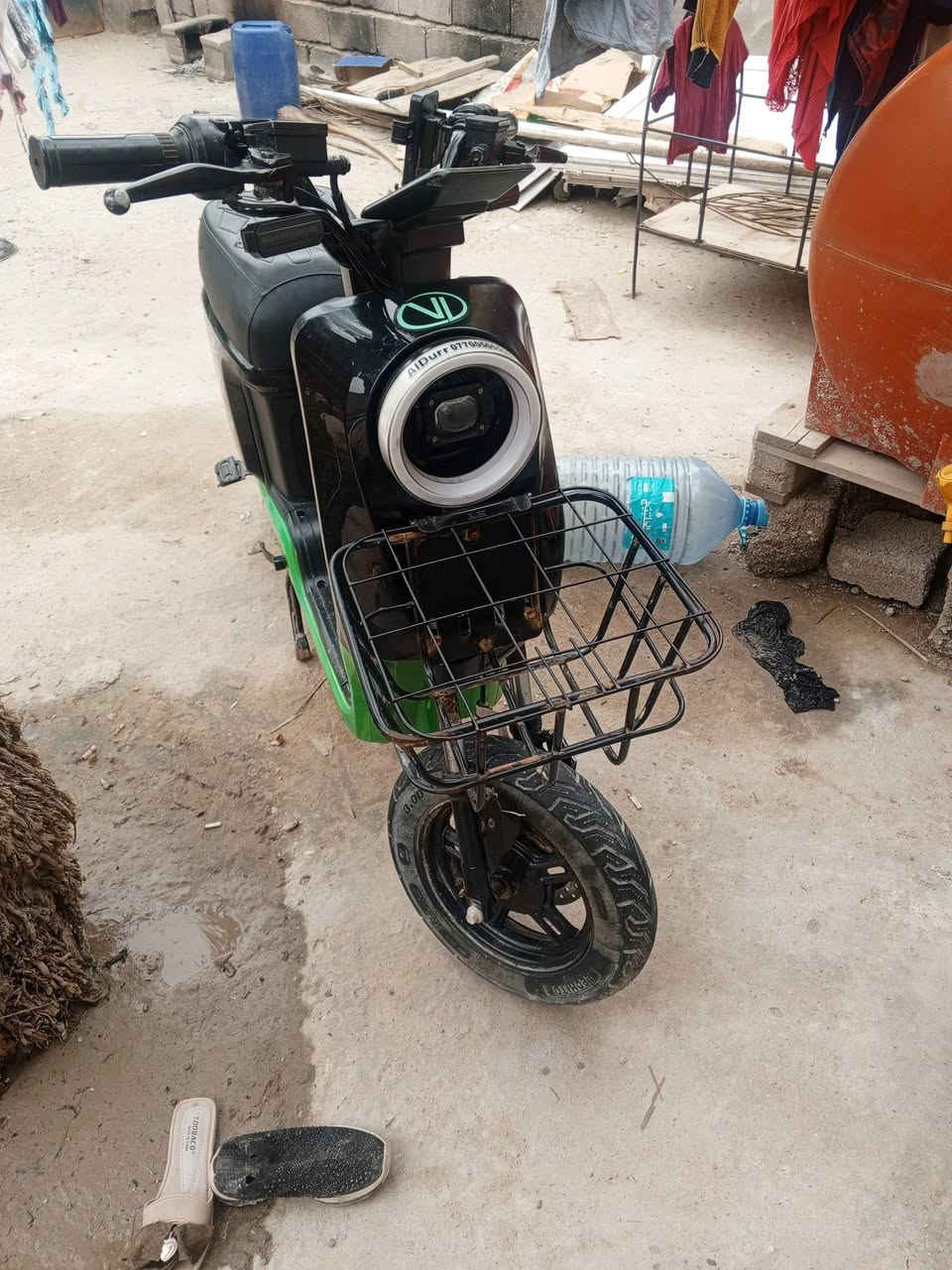 شباب سلام عليكم شباب دراجه شحن جديده بياع محتاج ومستعجل السعر 300 وبيها مجال ***********
