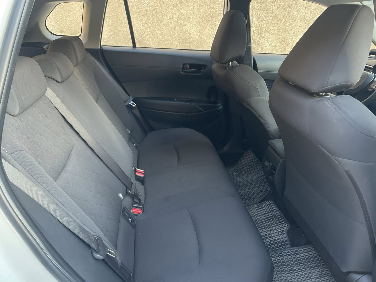 � للبيع – سيارة كونا وارد أمريكي بحالة ممتازة
🔹 المواصفات:

 • وارد أمريكي
 • الممشى: 12 ألف فقط
 • رادار
 • نظام حفظ المسار
 • بصمة تشغيل
 • كرسي السائق كهربائي
.مكينه 2000دوش 

📸 صور الحادث متوفرة للشفافية

📍 موقع السيارة: بغداد – زيونة
🔢 رقم التسجيل: بغداد

💰 السعر المطلوب: 16,500 دولار (قابل للتفاوض للجادين)

📞 للاستفسار:
السيد أحمد
***********

✨ سيارة نظيفة ومواصفات ممتازة، فرصة مناسبة لمن يبحث عن سيارة حديثة بممشى قلي
