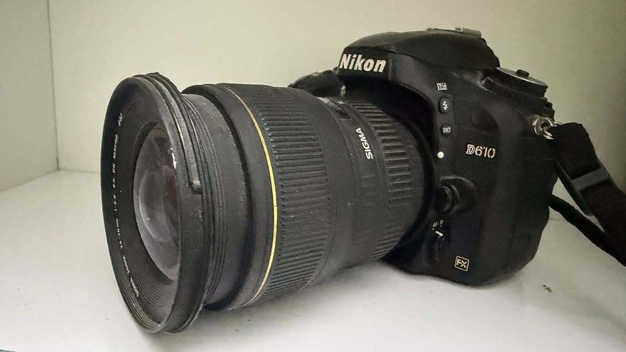 نيكون 610
عدسة سكما 24-70

***********

بابل المسيب
