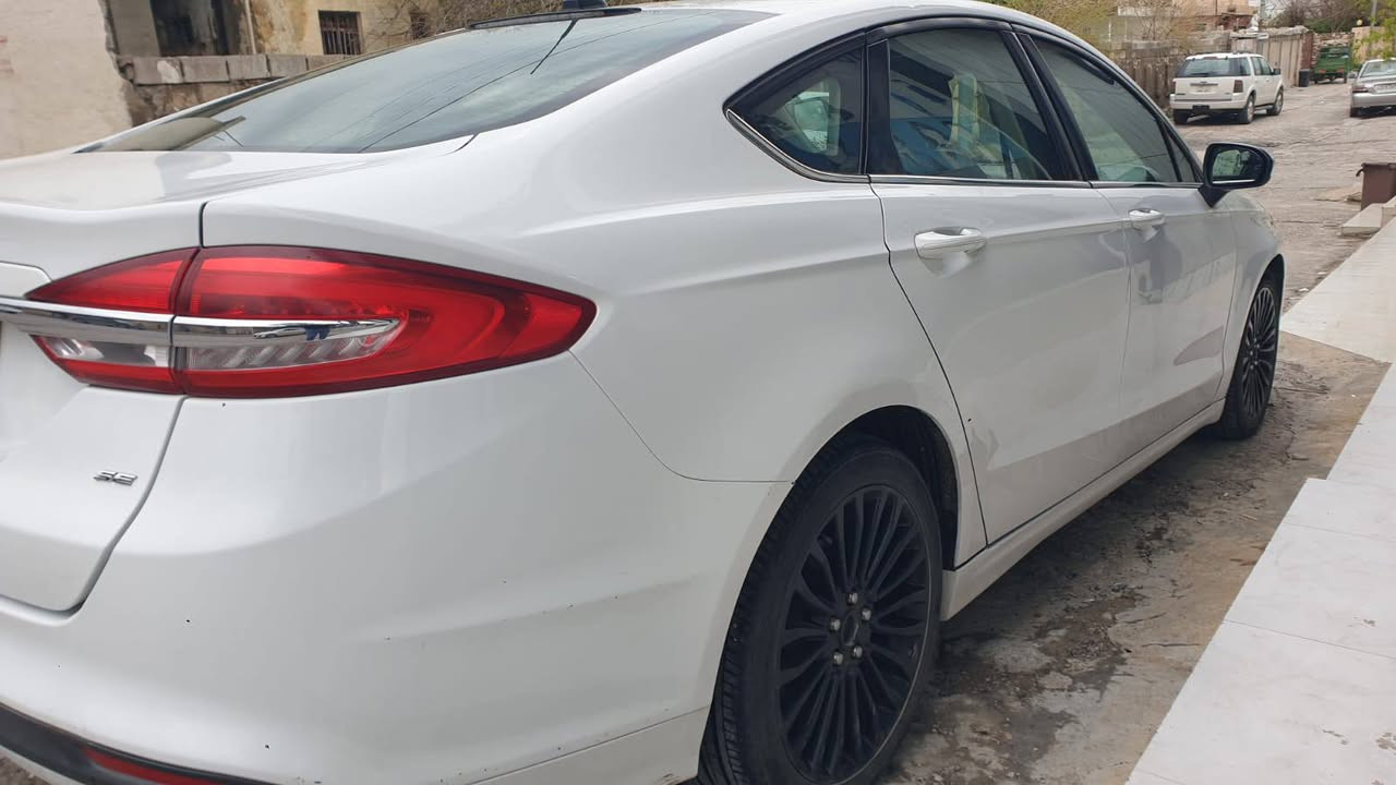 فورد فیوژن  2017 سپی
بصمه
شاشه
 گێر موس
سێ پارچه بۆیاغ
بێ ناوگرتن
سه نه وی به سه ر چووه
چوار تایه نوێ
 *********** كويسينجاك, أربيل
