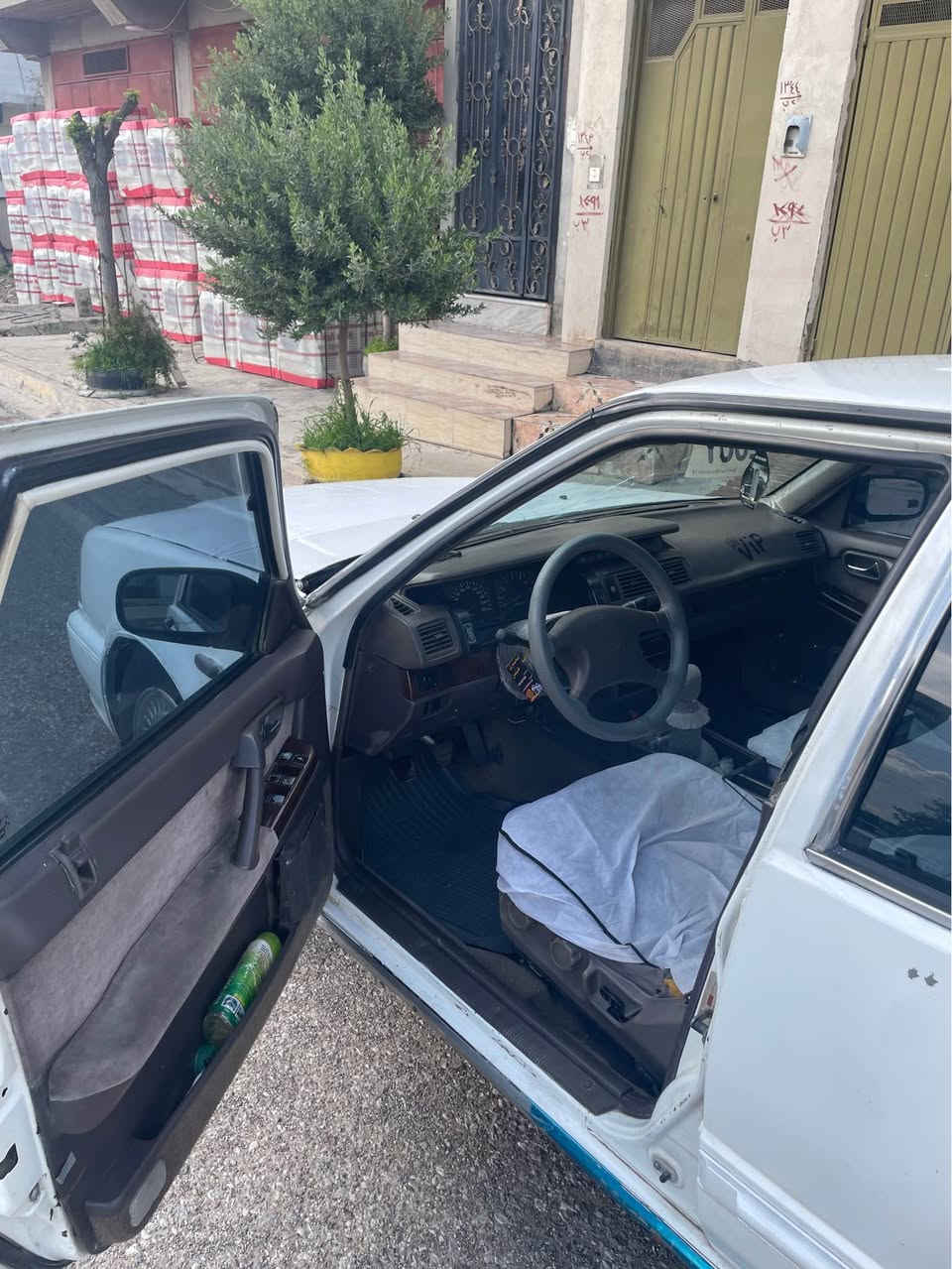 نیسان سدریک ٢٠٠١ ئاڕم ئەوەلیات بە شەرت تەقەو رەقەو کارەبایات هەموو گیانی بە شەرت چوار جام کارەبا تەبرید لەسەر سویچ بێ دەعمو لێ دراو ٣ پارچەی پێشی بۆیاخە چوار تایەو ویلی لۆک بە پارەی یەک ئۆپڵ ٢٨ گەڵاو معمەلەیە برایانە ***********ژم حلبجة, السليمانية
