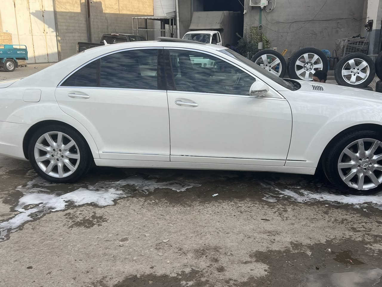 مارسدسS350
السياره كولش حلوه حداده جديده كامله من كولش اي نقص مابيهه السعر 155$ 

الاستفسار ع هذا الرقم ***********
