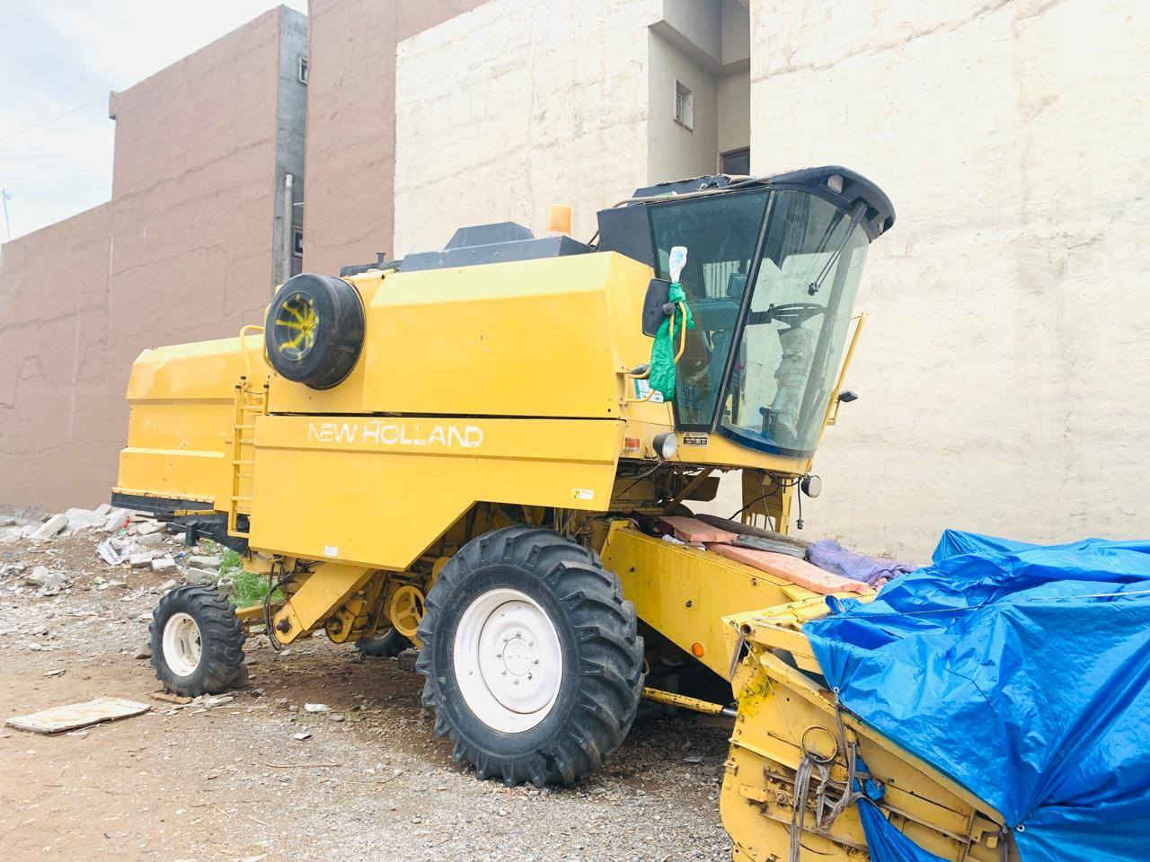 للبيع حاصودة نيو هولند موديل 1997 قايش مجموعة امامي كلاس محرك معمر كامل رايمر كير اكسن شرط  اطارات أمامية جديدة شرط احلى من صورةرقم نجف بسمي تحويل شرط السعر 35  مليون بي مجال  المكان ناحية ربيعه ***********كورك   *********** زين
