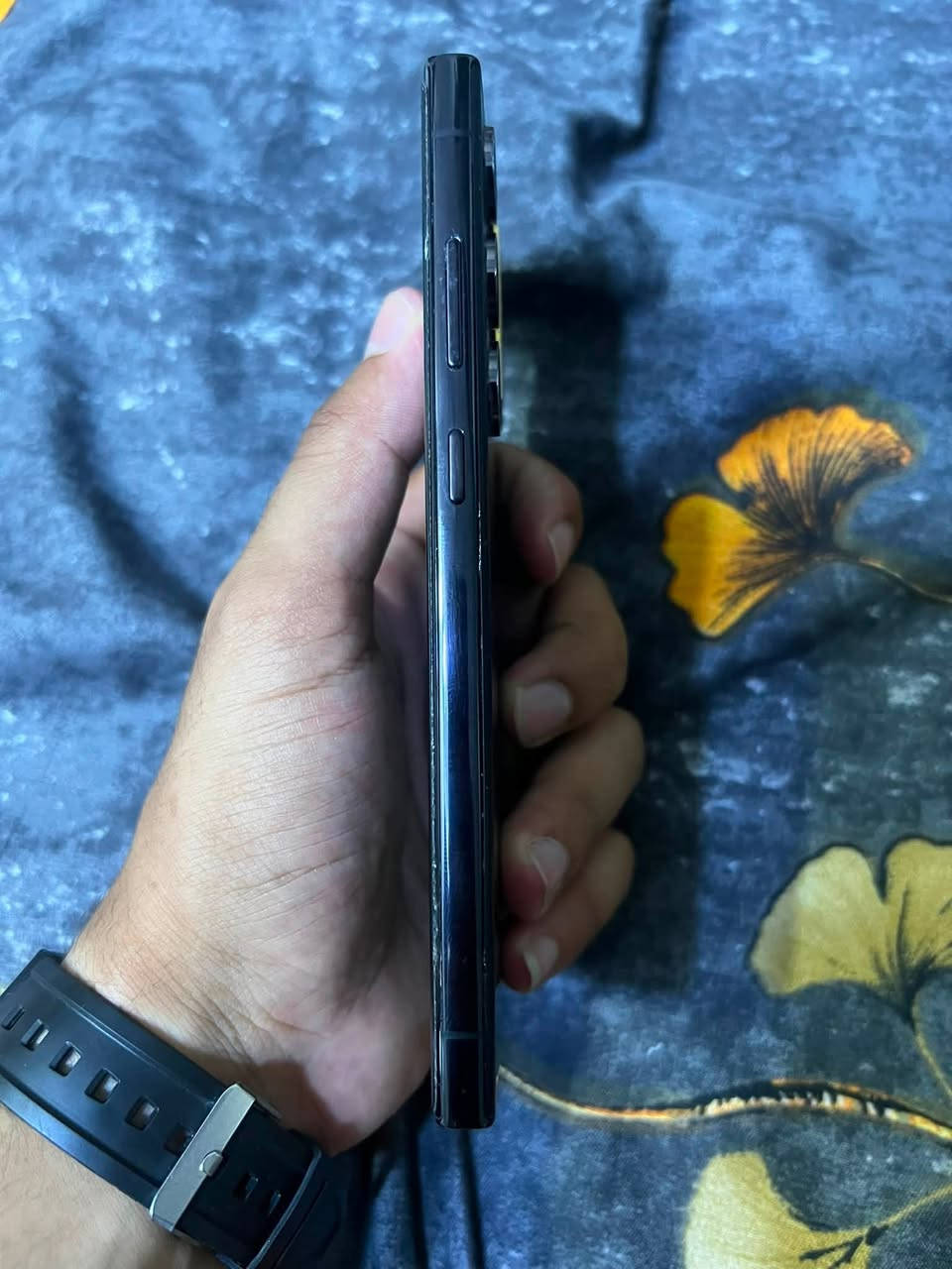 السلام عليكم s23 ultra  ذاكرة 265 جهاز نضيف فقط مبدل شاشة والشاشة بيها فطر بسيط ممأثر على الجهاز ابداً ولا على اللمس جهاز كلش قوي ومعروف بالسوك سعر 450 وبي مجال بسيط مكاني بغداد حي الجهاد ***********
