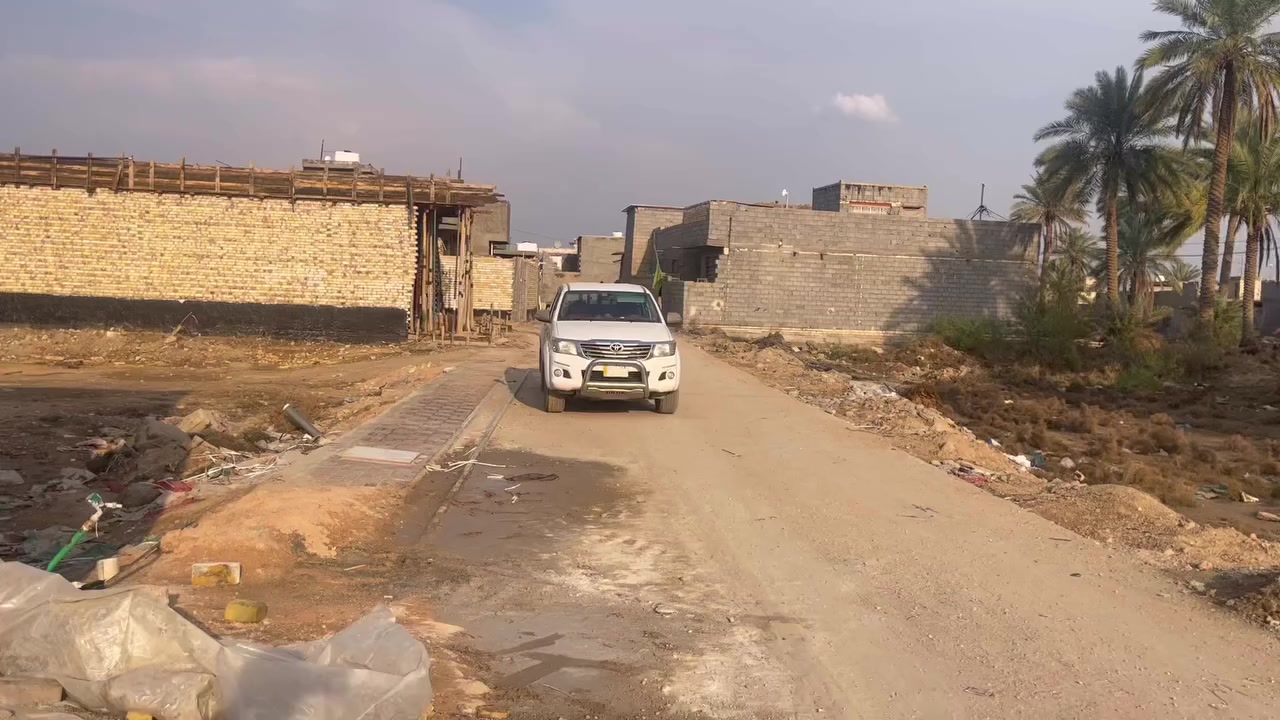 بيت حديث المساحه 150 متر زراعي طابق واحد يتكون غرفتين صاله استقبال مطبخ مجمع صحيات خدمات كامله تبليط مجاري المكان طويريج الجمعيه باقي التفاصيل اتصال ع الرقم *********** او مراجعه مكتب عقارات ابو كرار عنوان المكتب الجمعيه
