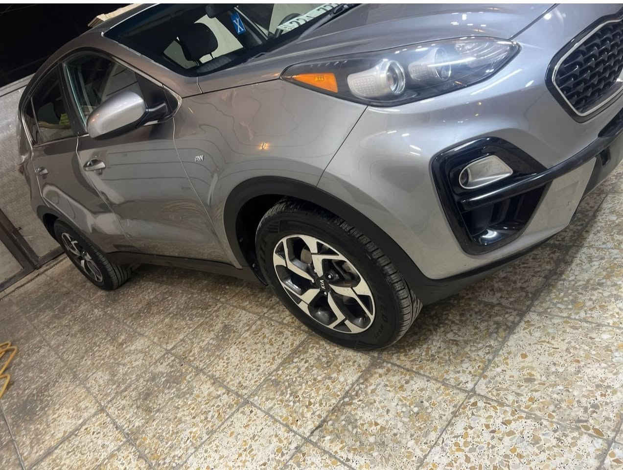 كيه سبورتج. وارد امريكي. موديل 2021
الرقم. اربيل. 
نص فول.   ماشيه 68.  الحادث واضح بل صوره. وبيه بارد كد شبر وشويه. بابا السايق. السياره بجم كبس 

العنوان بغداد مدينه الصدر 

الاستفسار /***********

السعر  175$. وبيع مجال حق الجيه.
