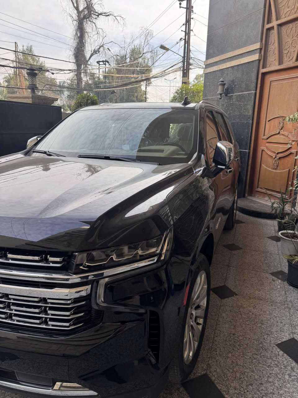 السلام عليكم 

 بيع فقط  

تاهو 2023 (خليجي) وكاله المنصور

موصفات (بريمير ) فول١/١ (جكات)

كفاله عامه بيها بارد بالجاملغ الامامي 
وصبغ شبر فوك يدة الباب الخلفي

ماشيه 30 الف كيلو 

داخل جديد لك حته الكاعيات مالتها بعدها بختم الوكاله ممفتوحات بجنطه
 والسماعات مع كل الملحقات

السعر 54000$  بيها مجال بسيط 

-مكان سياره  بغداد( الكاظميه )

*********** موجود واتساب
