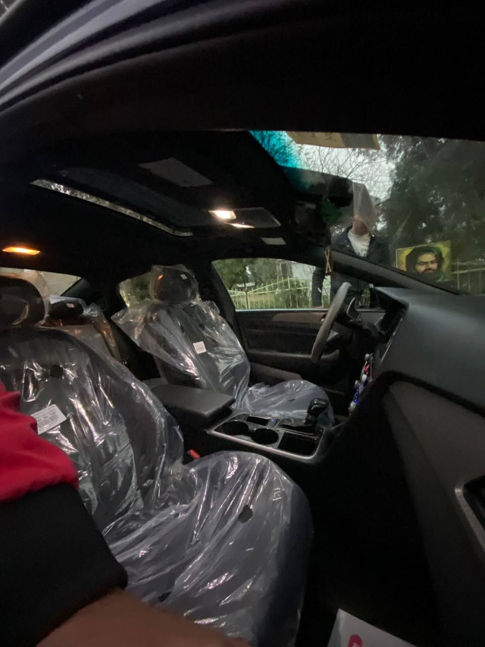 مستعجل ع بيعه 
سوناتا موديل 2018 فول مواصفات فتحه 
لون ازرق رقم بغداد بسمي تحويل ثاني يوم 
مواصفات/    بصمه
     بصمة ابواب مع صندوك.
     رادار بلمري جانبي 
   شاشه كبيره +كار بلي+GPS+بلوتوث +اتصال 
    كامره دواره
    مقعد امامي كهرباء 
    مقاعد جلد 
     تدفئة مقاعد تدفئه ستيرن 
     ثلاث وضعيات قياده ECO+NORML+SPORT
     صندوك ذكي ينفتح عند اقتراب 
    ستيرن حرف D
     فول تحكم ستيرن 
     نظام ترحيب عند اقتراب
       شاشة اعطال.
      حساس اطارات +اشاير بلمري.  
السياره عليه ادامه كامله مابيها كل نقص محرك كير أو تبريد أو حداديه كلها جاهزه أو كامله 
حادث السياره من امريكا فقط بنيد جاملغ ايمن وايسر وخلفي بي شويه بدون دواخل  
.
السعر 119 بيها مجال كلش قليل حك الجيه فقط

بغداد .. الامين ***********
