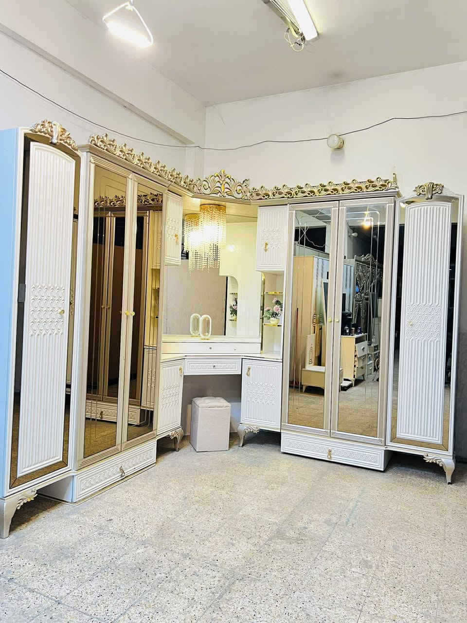 غرفه نوم تركي 🇹🇷🔥
9 قطع ملكية ميز تواليت داخلي 
كنتور زاويه كوالتي عالي سجج هايدروليك شازلون مخزن اناره ميز تواليت 🌞 صبغ حراري برغي وجوي حديد يده ذهبي حديد ضهر بلوك جام برونزي قماش وتر بروف خشب ثقيل سعر جديد 3 مليون سعر الحالي مليون و 700 بيهه مجال 
مع شد ونقل مجاني داخل بغداد 🧑‍🔧🚛 نضافة 90 💯 ((محافظات ب كروه رمزية))


**إذا كنت صاحب هذا الإعلان وتريد حذفه لأي سبب، رجاءا أرسل رسالة إلى الدعم الفني**