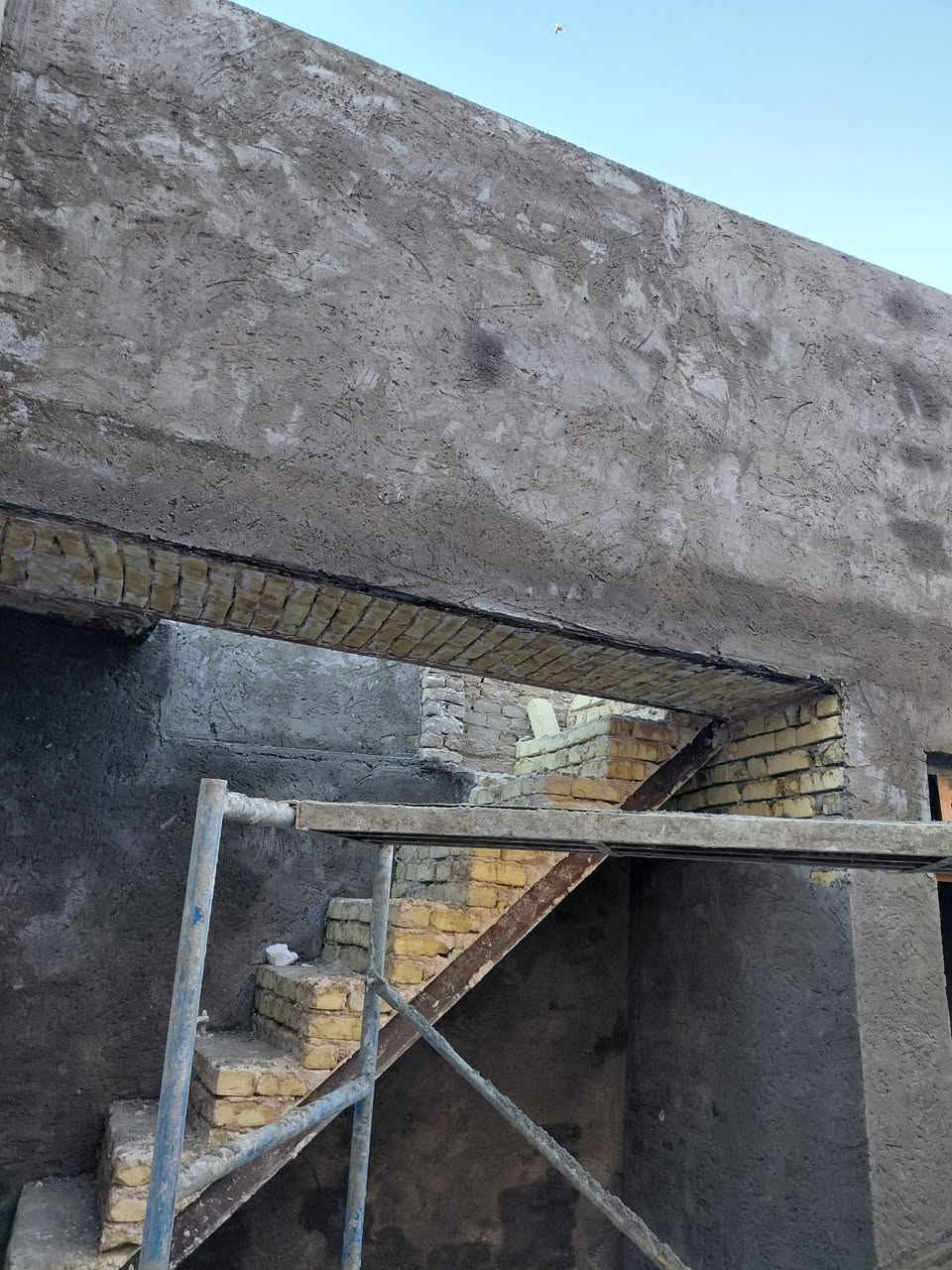 خلفة لبخ متفرغ جص سمنت خشن ناعم شغل درجه اولى 
***********
