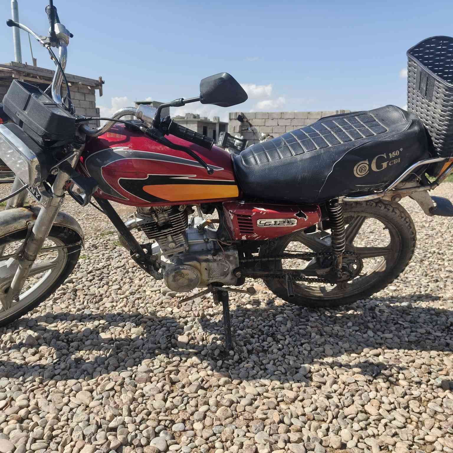 السلام عليكم يوجد موطور للبيع السعر 200رقم الهاتف***********
