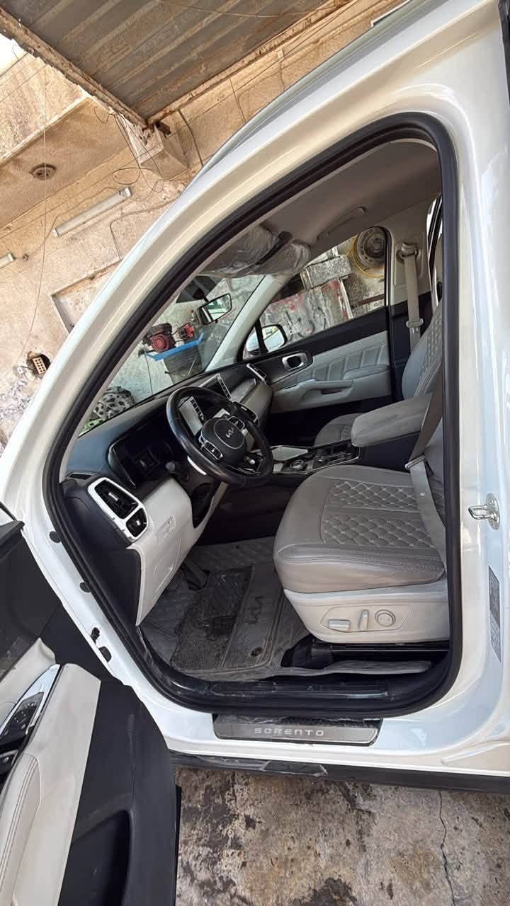 سورنتو ٢٠٢٣ خليجي
تحكم ستيرن 
بصمة عدد ٢
اشاير بالمري
٣ قطع تبريد
شفتات
٤ انظمة قيادة
كشنات كهرباىي
٦ سلندر
٧ راكب
تشغيل عن بعد
ترحيب عند الاقتراب
مري شفط
جنطة شفط
كير ماوس
حساسات
شحن لاسلكي
كشنات خلفية شفط
انارة RGB

رقم اربيل باسمي
سيارة جديدة ماشية ٣٨
مغلفة من الداخل نفس اللون
سنوية وهزة جديدة
بيهة رصعة خفيفة بالباب الخلف الساىق تتعدل pdr
مكانها بغداد 
متواجد ع الفيس والرقم 
***********
سعرها خاص
