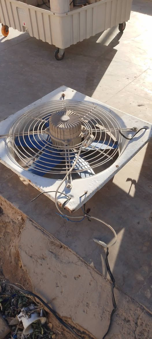 مبرده اكبرحجم مااعرف العطل 450وبيه مجال برادشرط لفحص بلادشركه سعر 225شرط ضمان فان شغال سعر 100غربي مامستخدم سعر 50امغربه ***********
