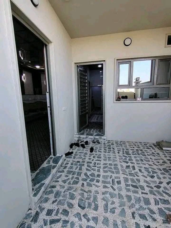 للبيع للبيع دار سكني ملك صرف طابو الزهور📍
 المساحه 150م 📍طابقين الموقع حي السماح الأطباء 
 الطابق الأول 2غرفه نوم وهول وأستقبال وكراج وصحيات📍
 الطابق الثاني 
3غرف نوم وصحيات وصطح عالي وناصي  📍
للتواصل والاستفسار اتصل ع ارقام التاليه 
***********
***********📍
***********📍
*********** 📍
*********** 📍
