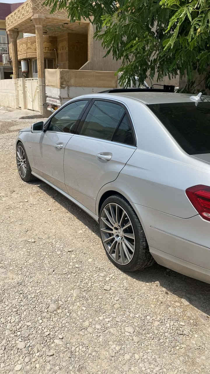 السلام عليكم
للبيع او مرواس حسب القناعه
مارسدس E200 
2011 اربيل تحويل مباشر هزه ورقم جديد 
ماشية 165 
قطعتين صبغ فقط 
مواصفات معروفه 
السعر148 وبيه مجال قليل 
  مكان بغداد اربيل ***********
